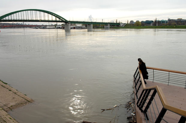 Сава у Београду опасно надолази